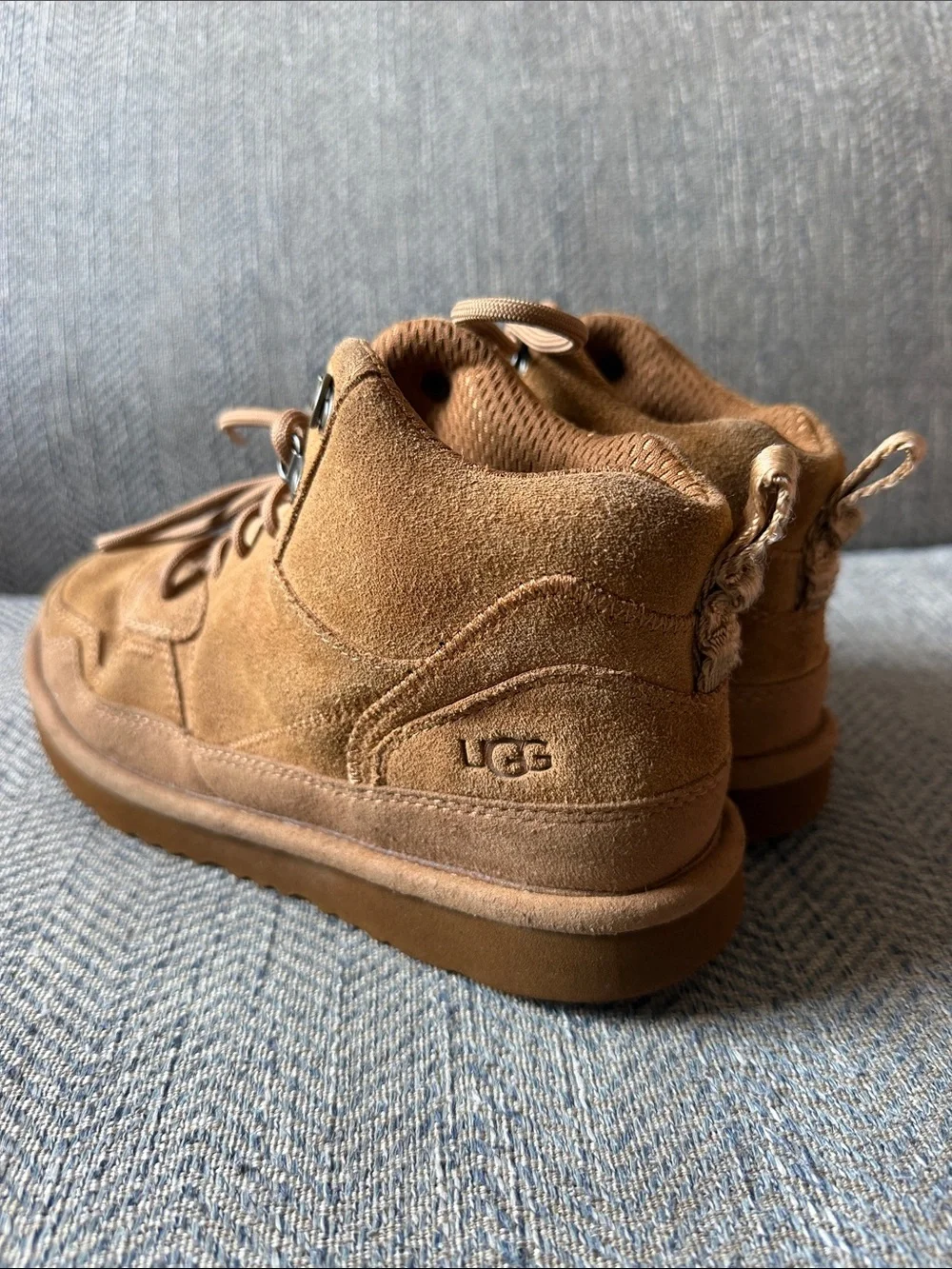 UGG Unisex-Child K Highland Hi Heritage Sneaker Size: 5